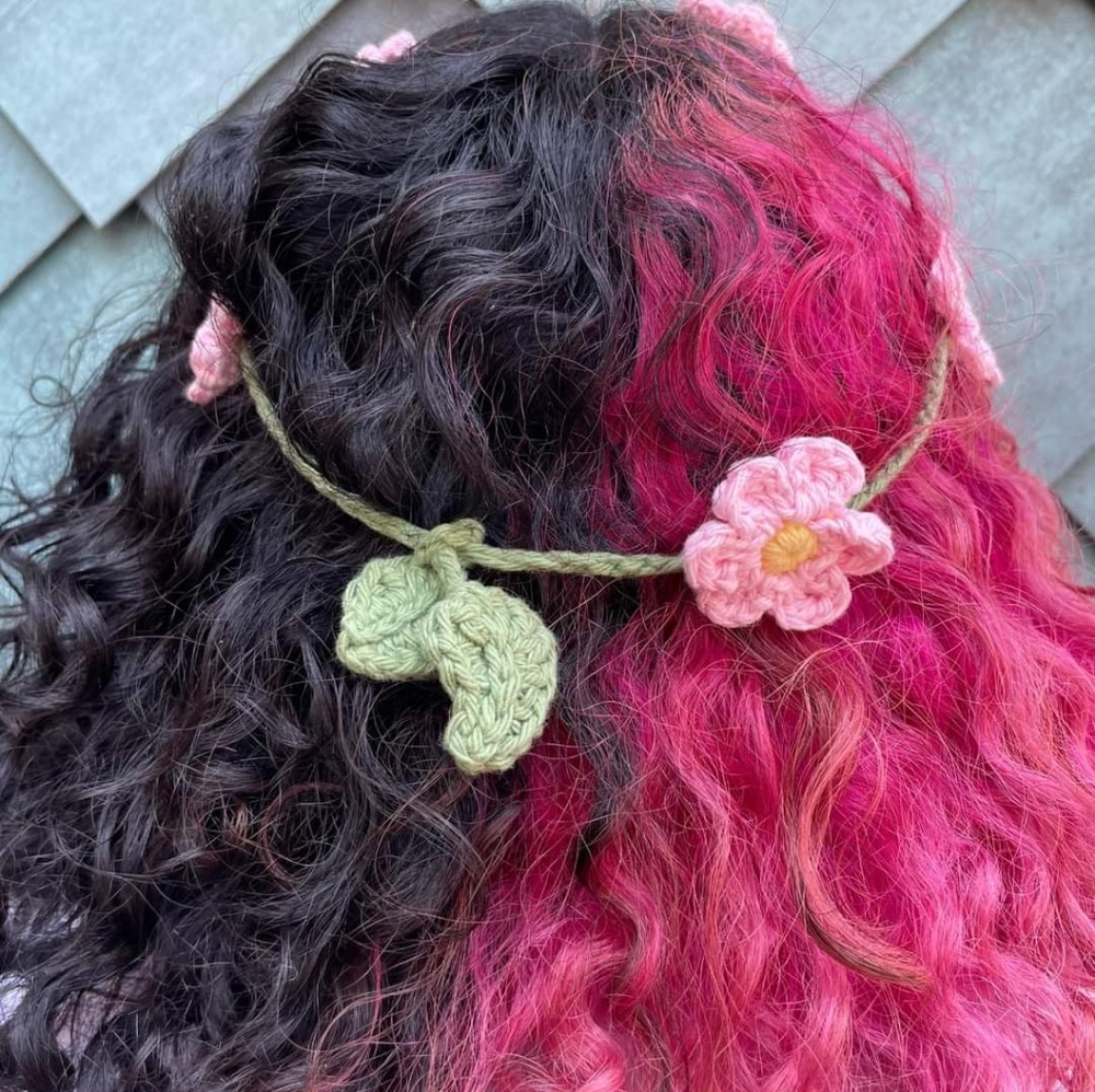 Flower crown 🌼 - Picture 2 of 2